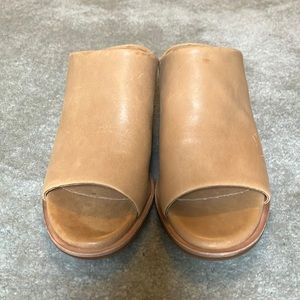 Sofft leather Carrey clog slides size 8 like new!